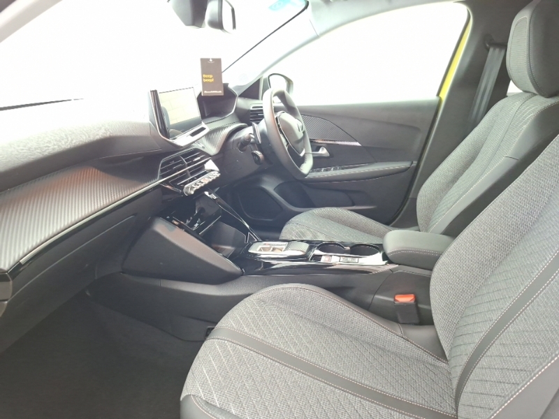 Peugeot 208 1.2 Hybrid 110 Allure E-dsc6 Yellow #5