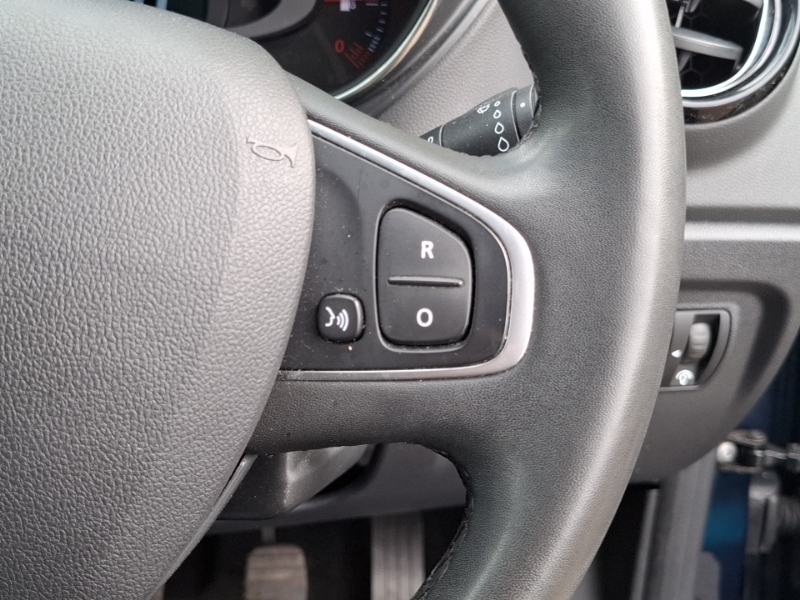 Renault Captur Dci Iconic - Navigation, Rear Parking Sensors, Cru Black #13
