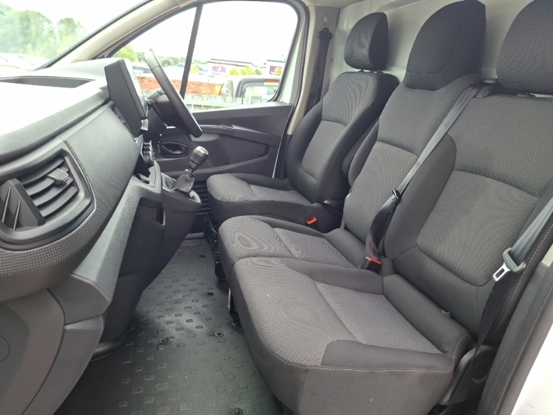 Renault Trafic Sl30 Blue Dci 130 Advance Van White #5