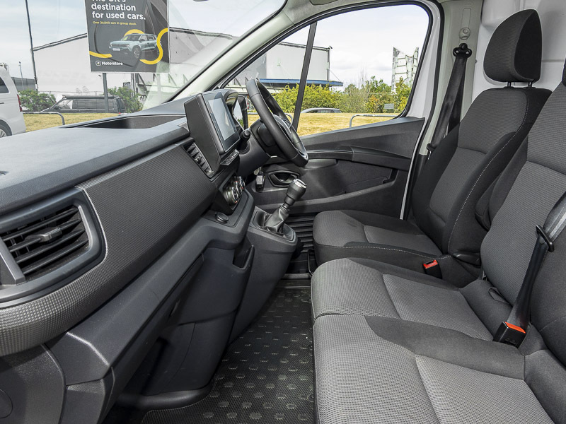 Renault Trafic Sl30 Blue Dci 130 Advance Safety Van White #5