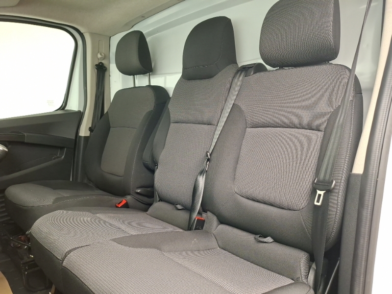 Renault Trafic Ll30 Blue Dci 130 Advance Van White #6