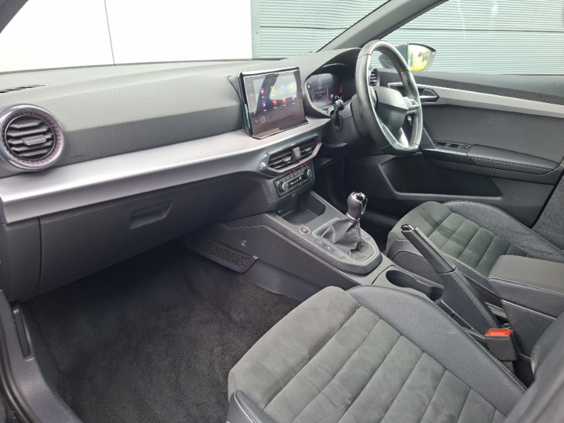 Seat Ibiza 1.0 Tsi 115 Xcellence Black #5