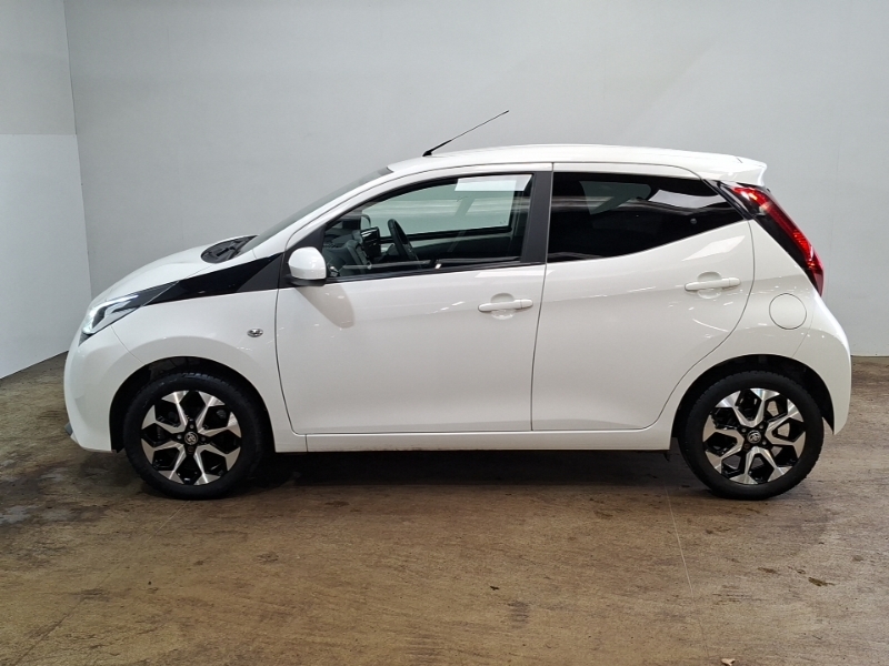 Toyota Aygo 1.0 Vvt-i X-plore White #4