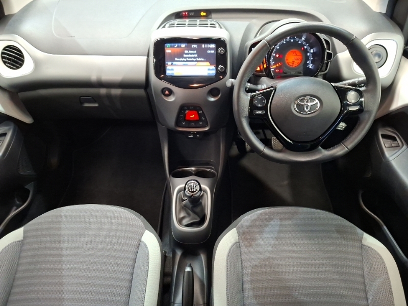 Toyota Aygo 1.0 Vvt-i X-plore White #3