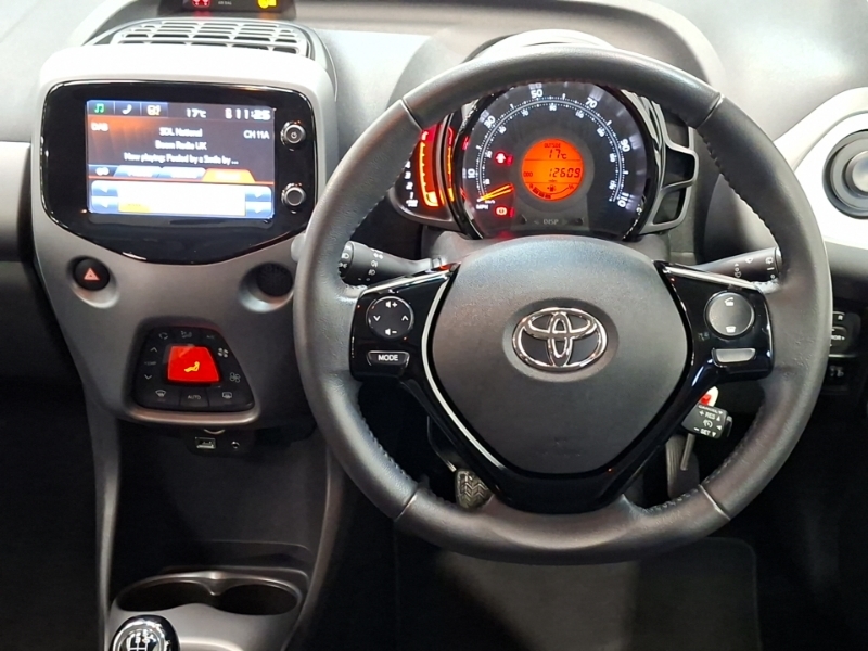 Toyota Aygo Hatchback 1.0 Red #8