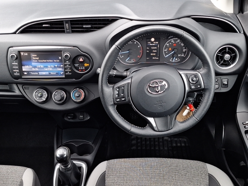 Toyota Yaris  Silver #8