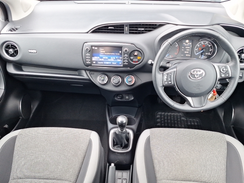 Toyota Yaris 1.5 Vvt-i Y20 Bi-tone Black #3
