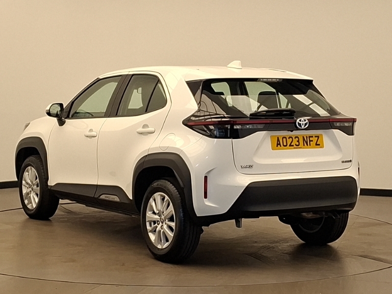 Toyota Yaris Cross 1.5 Hybrid Icon Cvt AO23NFZ White #2