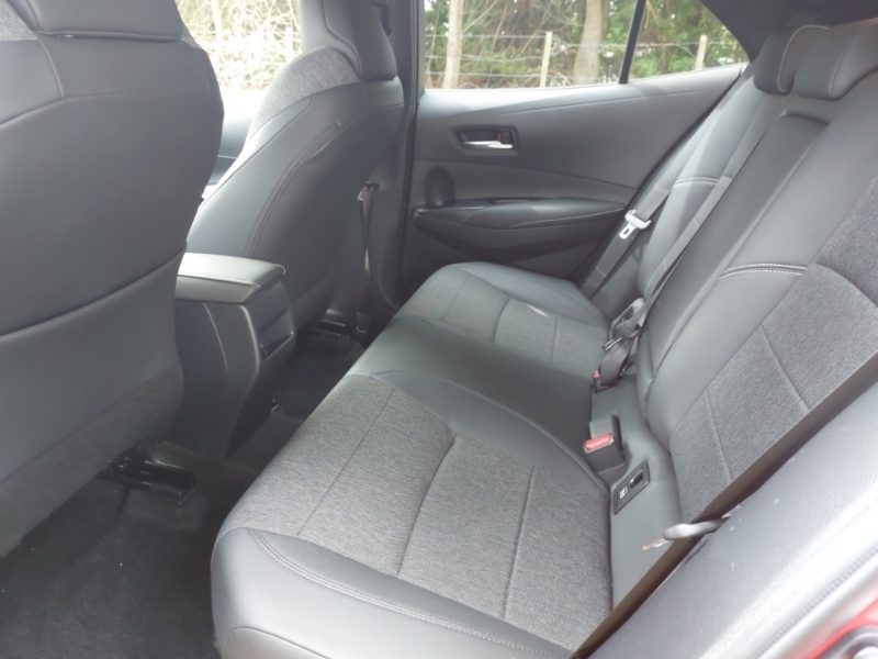 Toyota Corolla 1.8 Vvt-i Hybrid Design Cvt Panoramic Roof Red #6