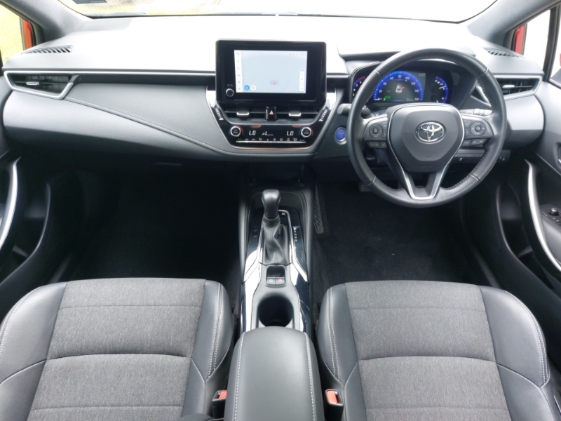 Toyota Corolla 1.8 Vvt-i Hybrid Design Cvt Panoramic Roof Red #3
