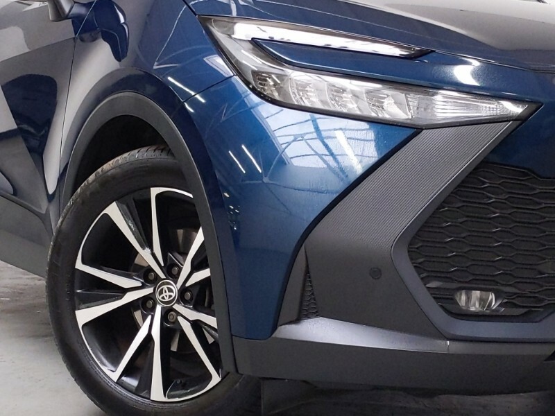 Toyota C-Hr Design White #9