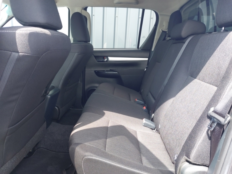 Toyota HILUX Invincible Dcab Pick Up 2.8 D-4d Grey #6