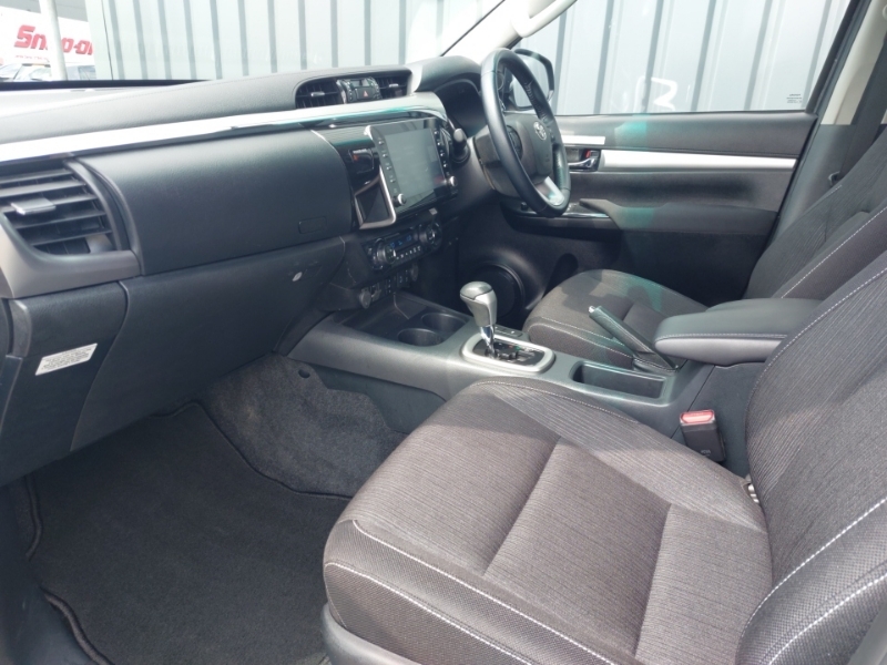 Toyota HILUX Invincible Dcab Pick Up 2.8 D-4d Grey #5