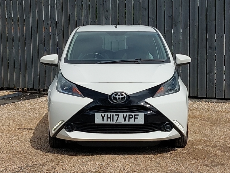 Toyota Aygo X-press Black #14