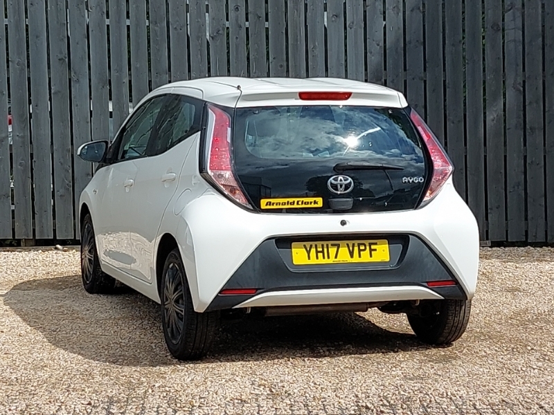 Toyota Aygo 1.0 Vvt-i X-play White #2