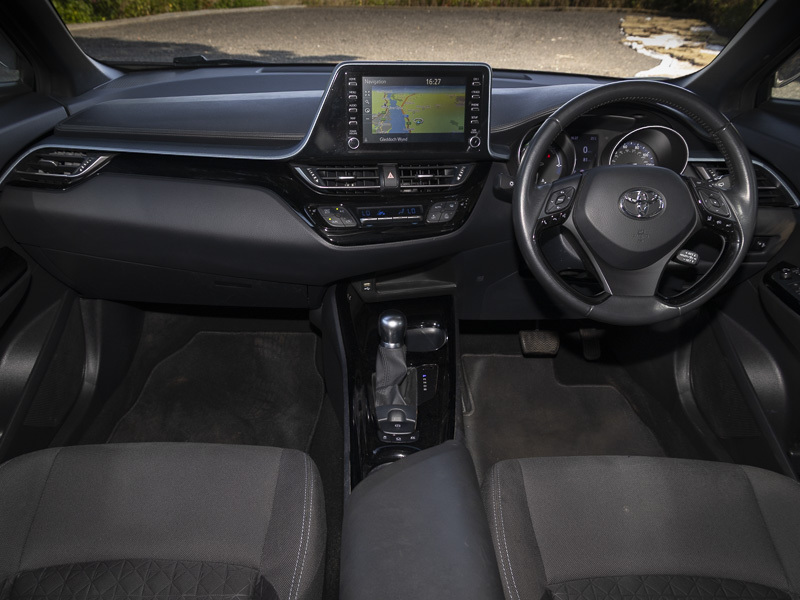 Toyota C-Hr 1.8 Hybrid Design Cvt White #3