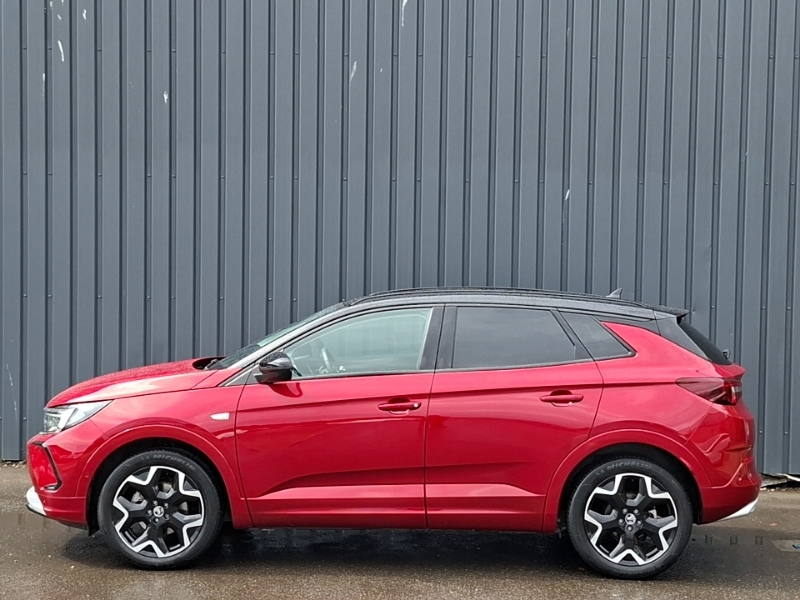 Vauxhall Grandland 1.5 Turbo D Ultimate Red #4