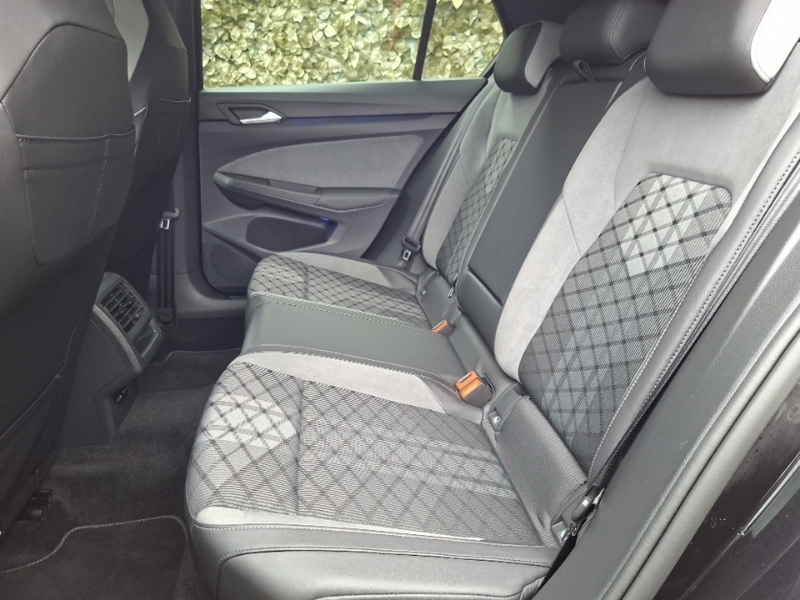 Volkswagen Golf 1.5 Tsi 150 R-line Black #6