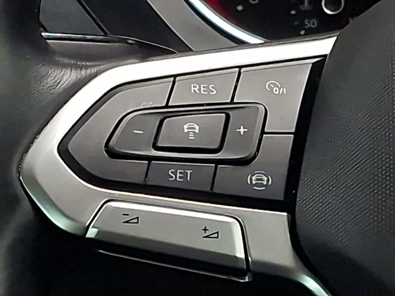 Volkswagen Tiguan 1.5L Null Blue #12