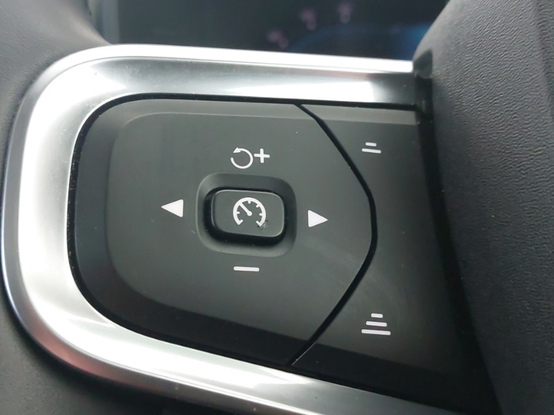 Volvo XC40 2.0 B4p Ultra Dark Blue #12
