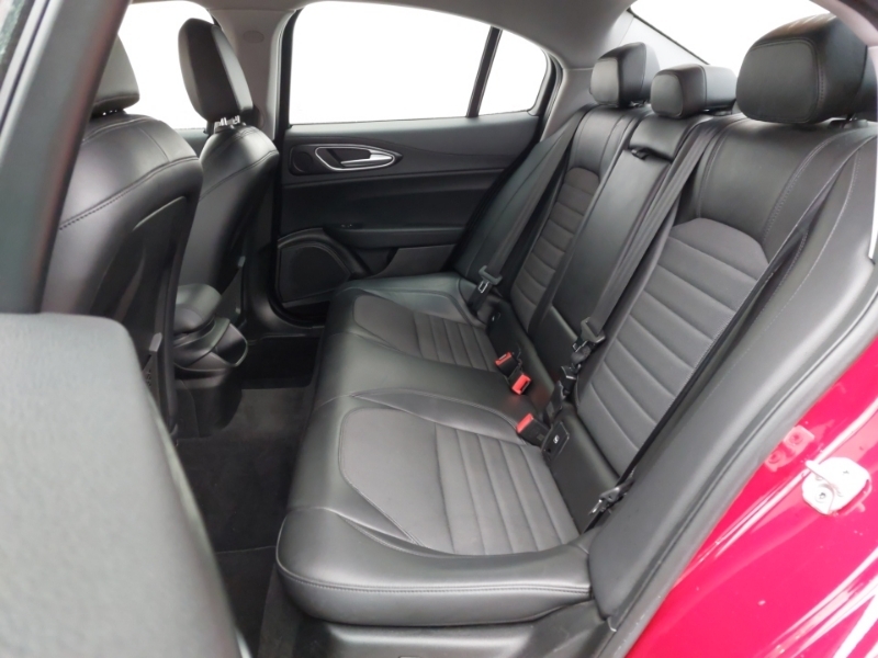 Alfa Romeo Giulia 2.2 Jtdm-2 180 Super Red #6