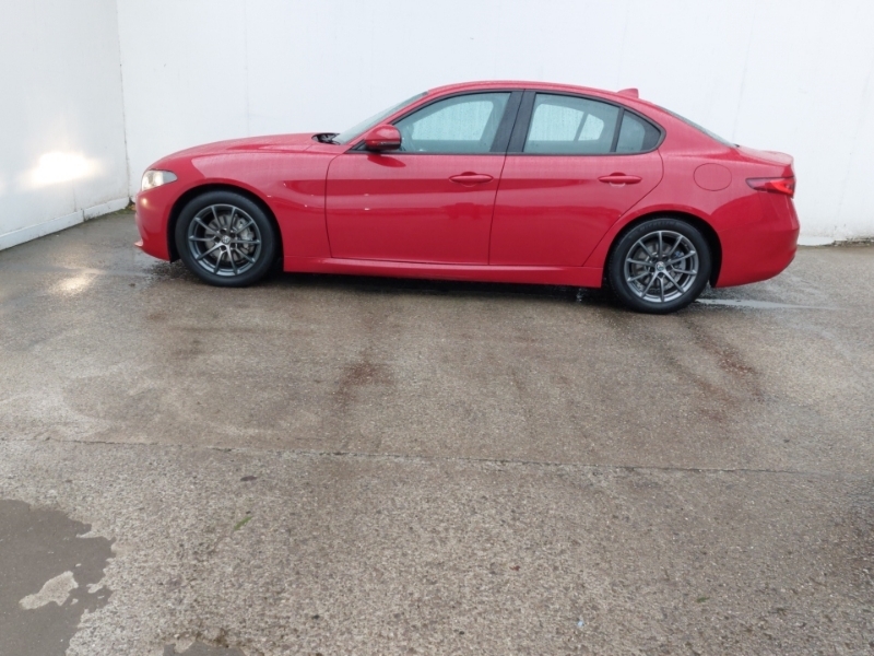 Alfa Romeo Giulia 2.2 Jtdm-2 180 Super Red #4