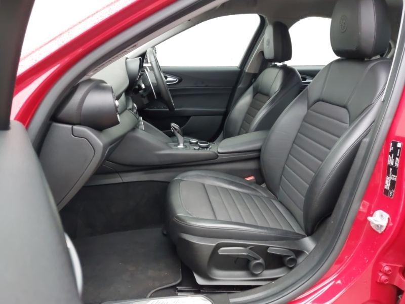 Alfa Romeo Giulia 2.2 Jtdm-2 180 Super Red #5