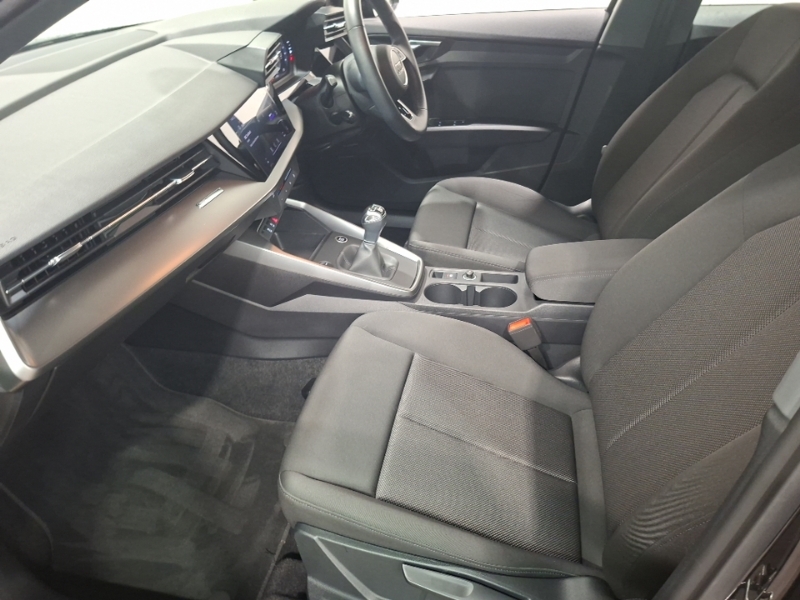 Audi A3 30 Tfsi Technik Black #5