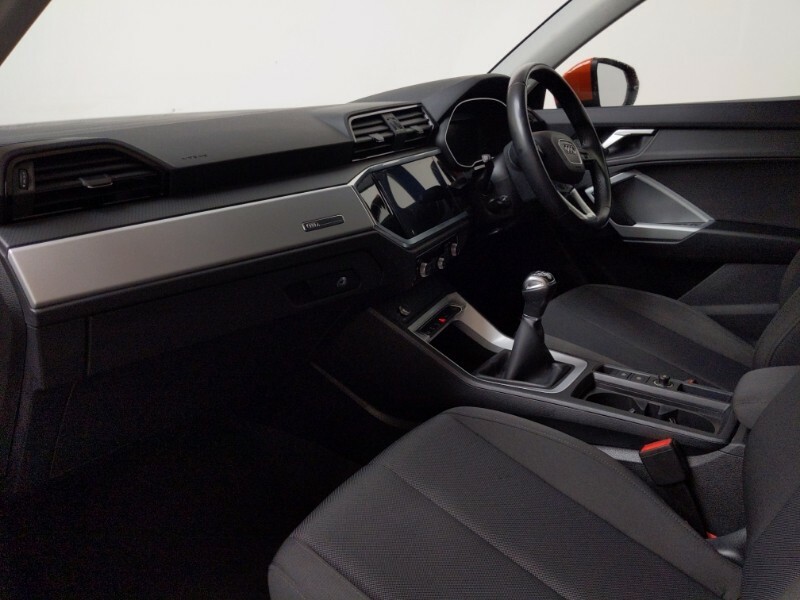 Audi Q3 35 Tfsi Technik Comfortsound Pack Orange #5