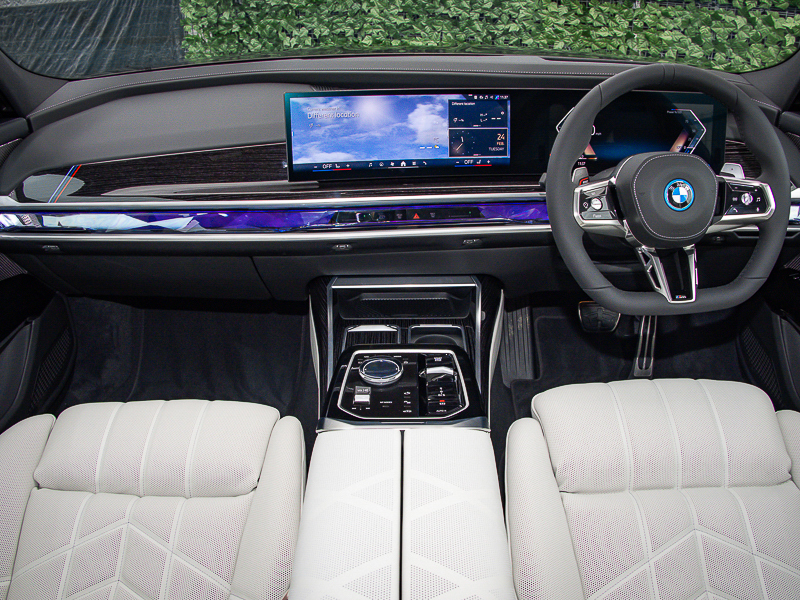 BMW 7 Series 750E Xdrive M Sport Black #4