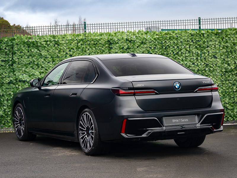 BMW 7 Series 750E Xdrive M Sport Black #2