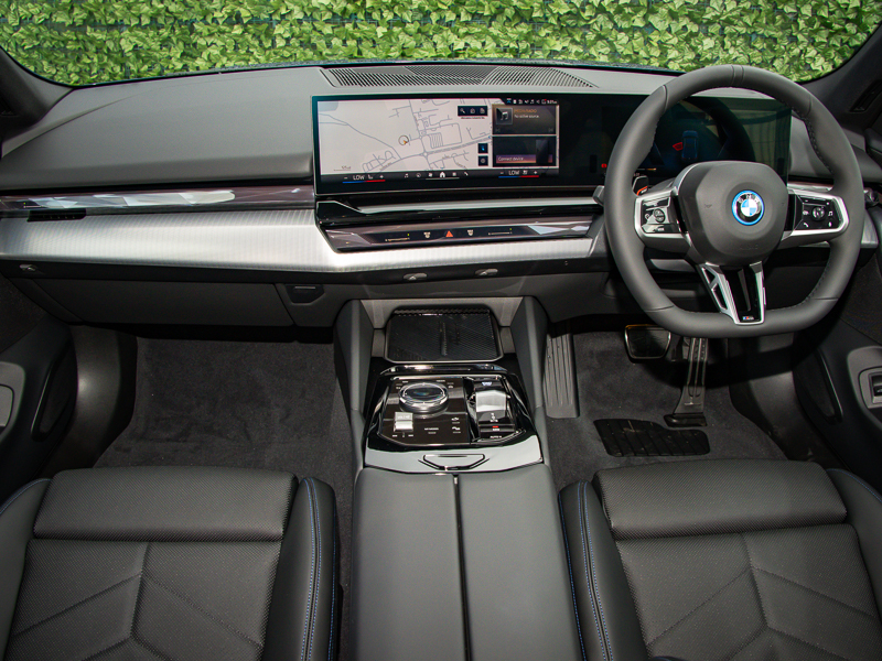 BMW i5 250Kw Edrive40 M Sport Pro 84Kwh Comf Blue #4