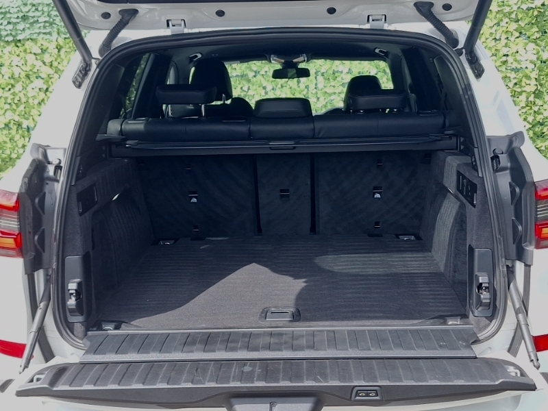 BMW X5 Xdrive40d Mht M Sport White #13