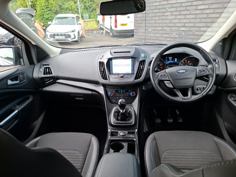 Ford Kuga 1.5 Ecoboost Titanium Edition 2Wd Black #3