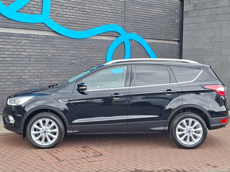 Ford Kuga 1.5 Ecoboost Titanium Edition 2Wd Black #4