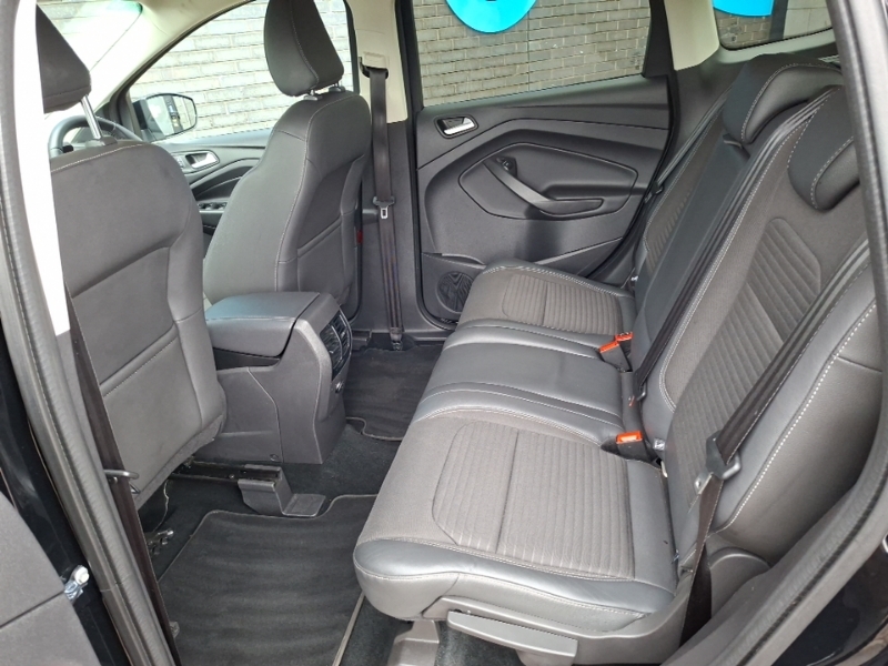 Ford Kuga 1.5 Ecoboost Titanium Edition 2Wd Black #6