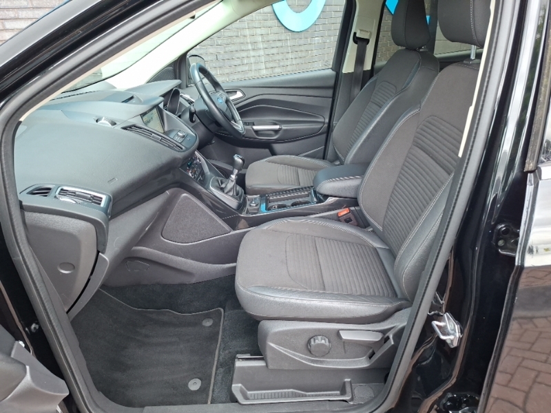 Ford Kuga 1.5 Ecoboost Titanium Edition 2Wd Black #5