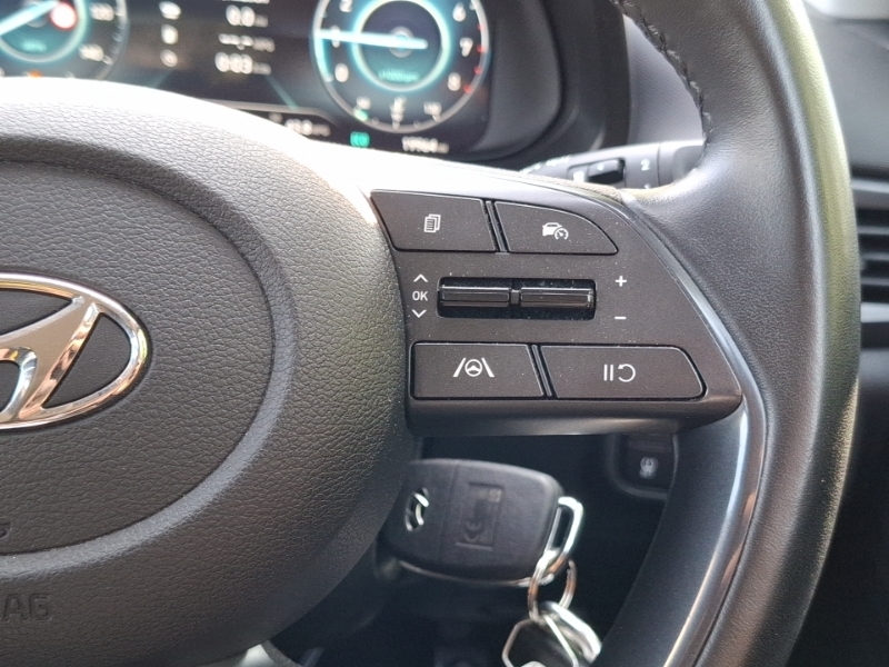 Hyundai Bayon Se Connect Red #13