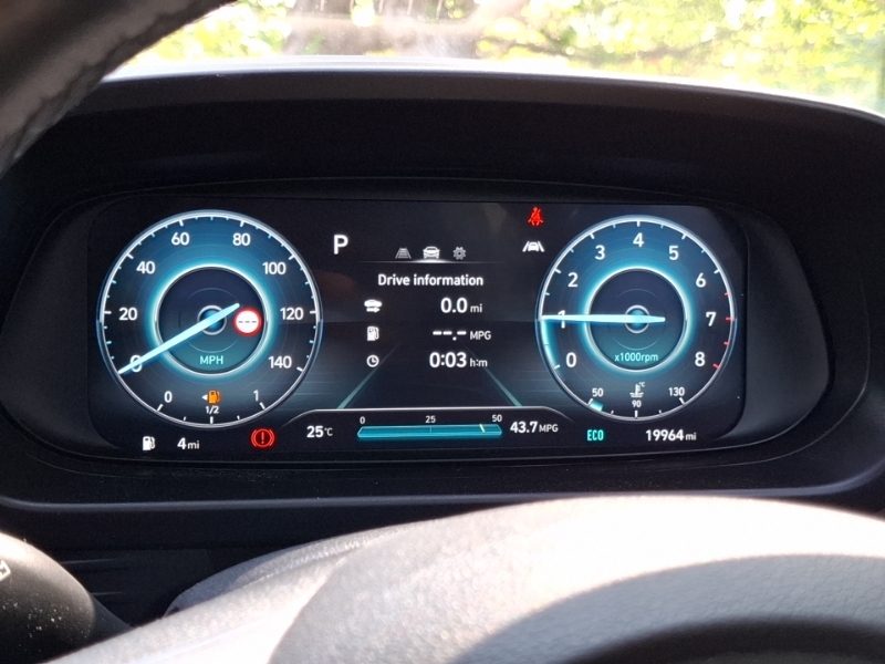 Hyundai Bayon Se Connect Red #15