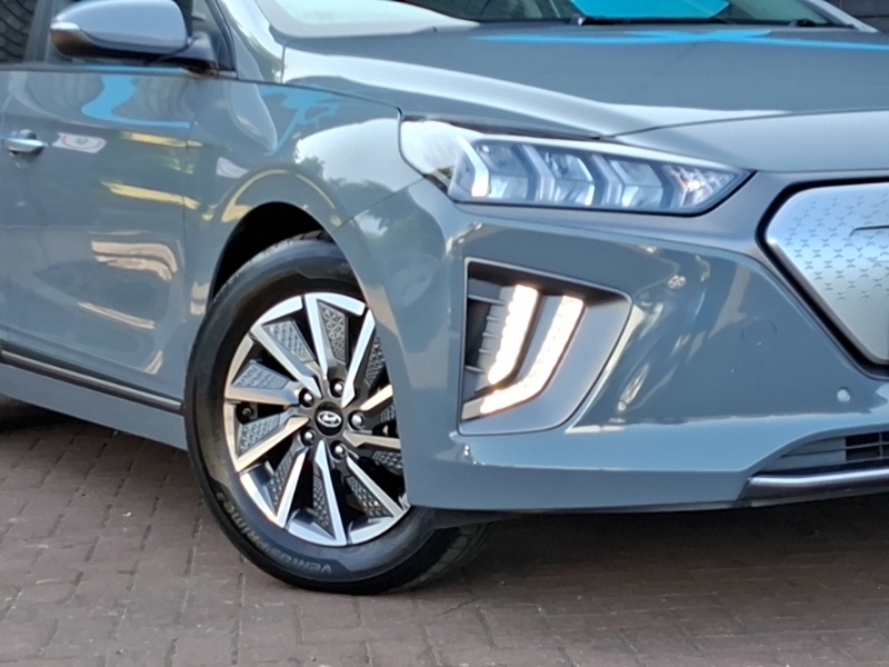 Hyundai Ioniq Hatchback Blue #20