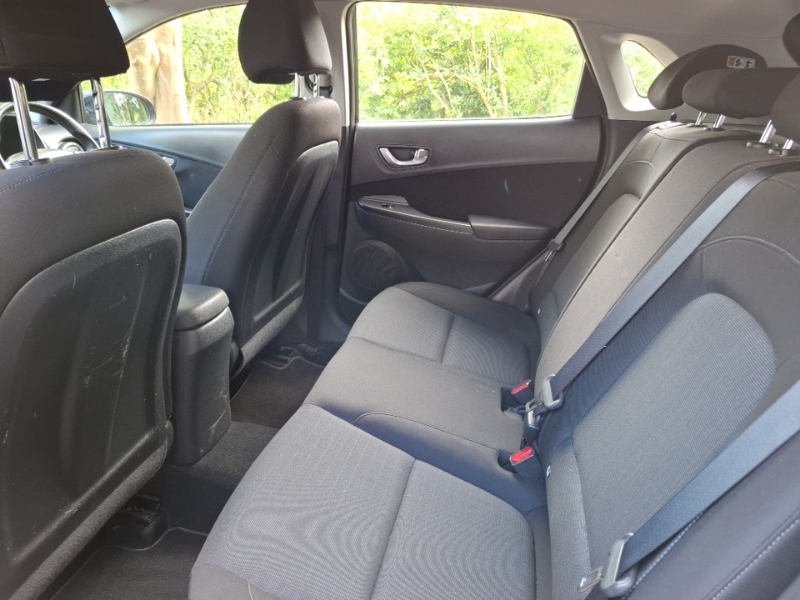 Hyundai Kona 1.0 Tgdi 48V Mhev Se Connect Black #6