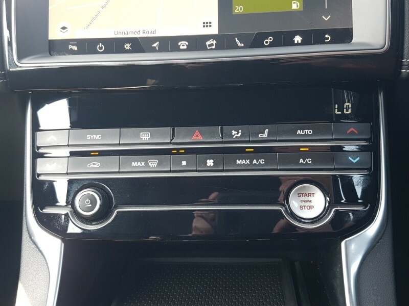 Jaguar XE 2L R-sport Red #18