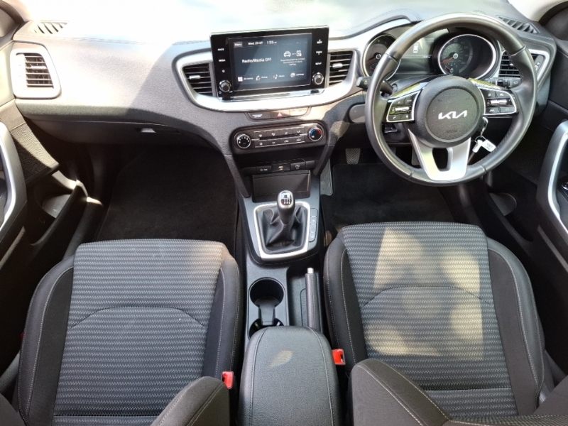 Kia Ceed 1.5T Gdi Isg 2 Red #3