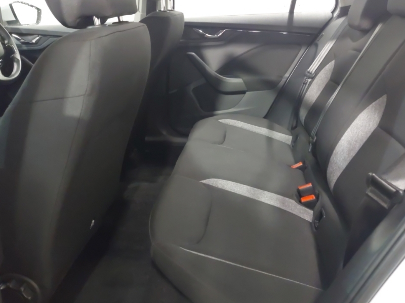 Skoda Kamiq 1.0 Tsi 95 S White #6