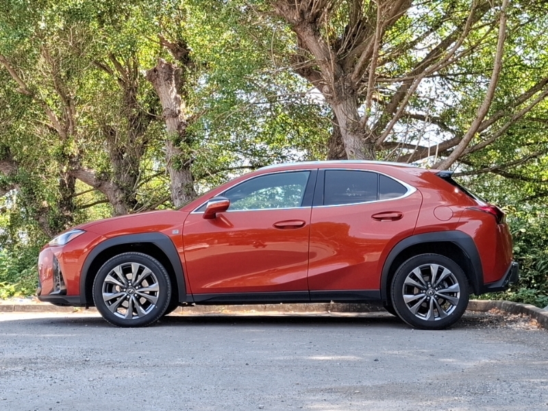Lexus UX 250H 2.0 F-sport Design Cvt Orange #4