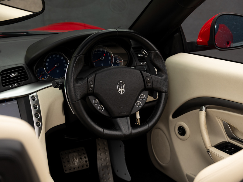 Maserati GranCabrio V8 Sport White #13