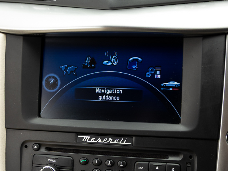 Maserati GranCabrio V8 Sport White #11