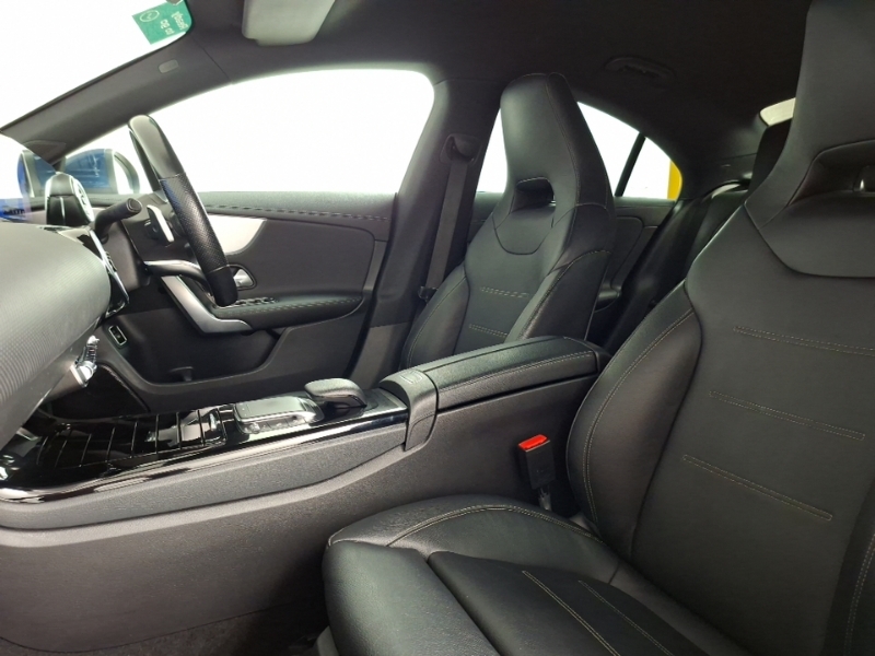 Mercedes-Benz CLA Class Cla 180 Amg Line Premium Tip Blue #5
