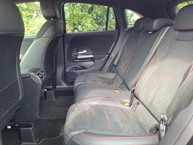 Mercedes-Benz GLA Class Gla 200 Amg Line Executive Black #6