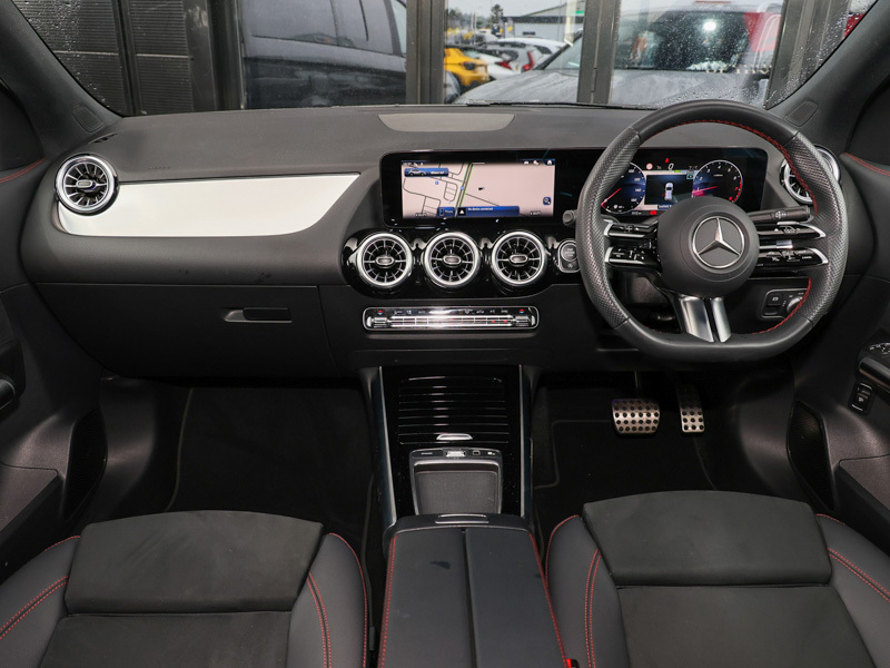 Mercedes-Benz GLA Class Gla 200 Amg Line Premium Grey #3